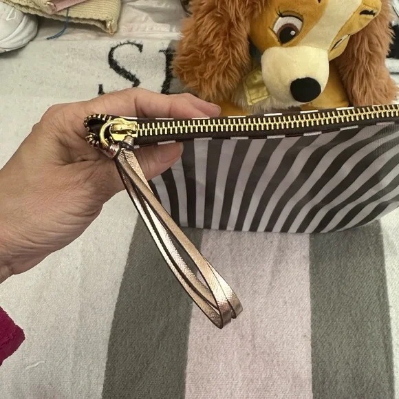 Henri  Bendel  Striped Pouch - Picture 5 of 7